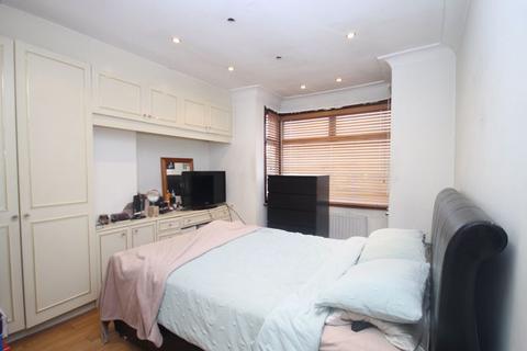 undefined, Greenford Road, Greenford
