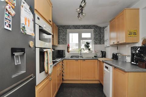 3 bedroom terraced house for sale, Northumberland Street, Plymouth. A 3 Bedroom Property with Garage and Garden.