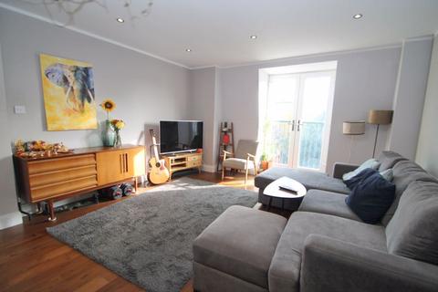 2 bedroom flat for sale, Elmgrove Road, Harrow