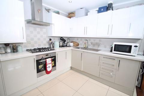 2 bedroom flat for sale, Elmgrove Road, Harrow