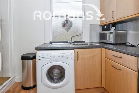 1 bedroom apartment to rent, Devereux Road