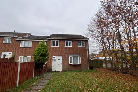 4 bedroom end of terrace house to rent, Mendip Court, NG5