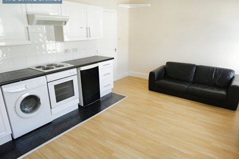 2 bedroom apartment to rent, Railway Street, Cardiff