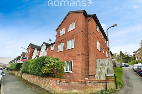 2 bedroom apartment to rent, Abercromby Avenue