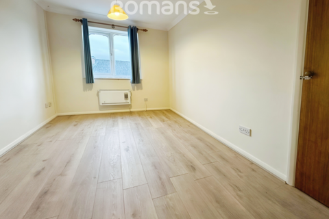 2 bedroom apartment to rent, Abercromby Avenue