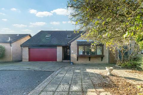 3 bedroom detached house for sale, Highland Close, Bletchley, Milton Keynes