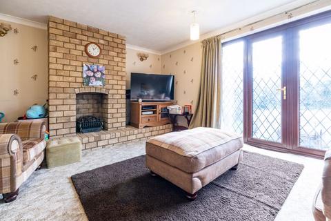 3 bedroom detached house for sale, Highland Close, Bletchley, Milton Keynes