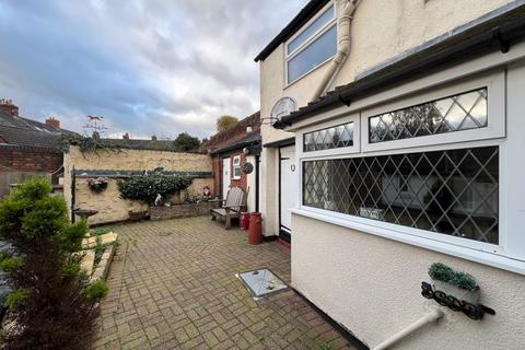 4 bedroom terraced house for sale, John Street, Leek, ST13 8BL.