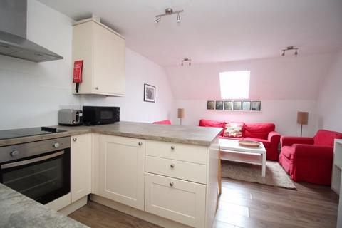 4 bedroom maisonette to rent, Carlton Place, Southampton SO15