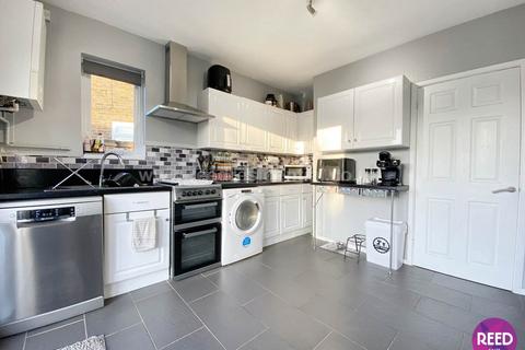 92 Archer Avenue, Southend-on-sea, SS2 4QT