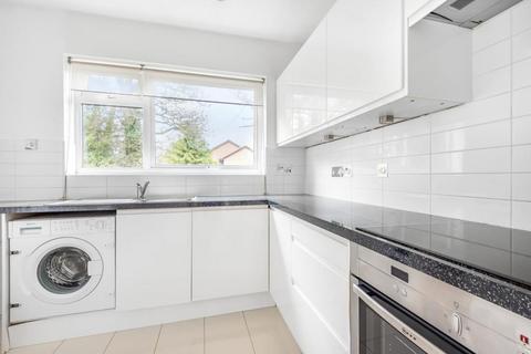 2 bedroom maisonette to rent, Chesham Road, Amersham