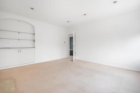 2 bedroom maisonette to rent, Chesham Road, Amersham