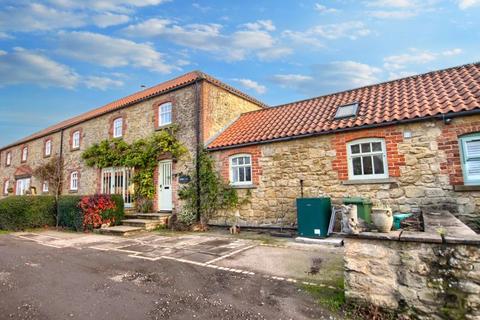 4 bedroom terraced house to rent, Coatham Stob, Elton