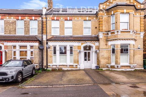 2 bedroom apartment to rent, Manor Road, Beckenham, BR3