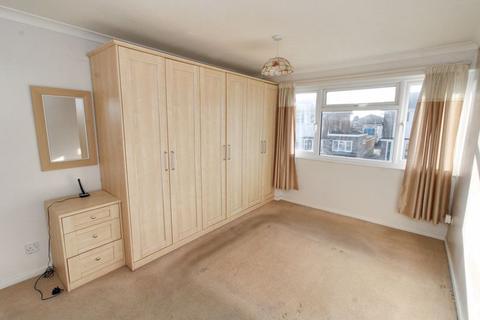 3 bedroom end of terrace house for sale, Ashtree Walk, Hazlemere HP15