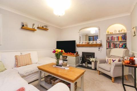 3 bedroom terraced house for sale, Trinity Close, Bedford MK44