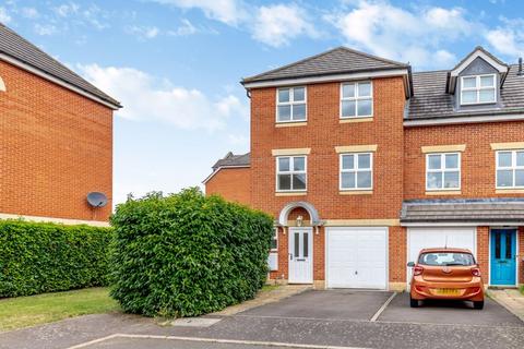 4 bedroom townhouse for sale, Usher Close, Bedford MK42