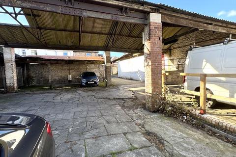 Industrial unit to rent, School Road, Newton Abbot TQ12