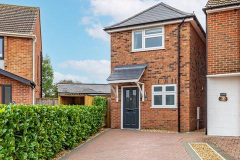 2 bedroom detached house for sale, Sherwood Close, Christchurch, BH23