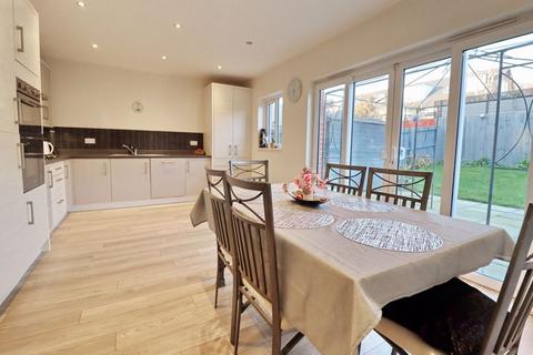 3 bedroom detached house for sale, Bonnington Close, Manchester M28