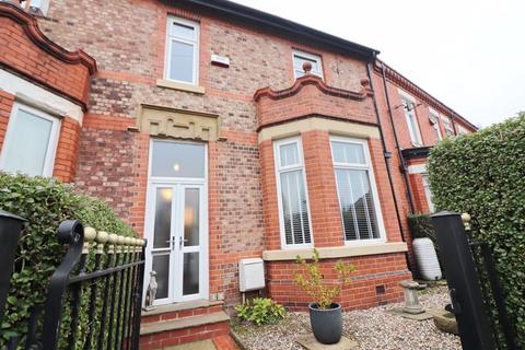 4 bedroom terraced house for sale, Park Road, Manchester M28