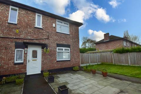 3 bedroom end of terrace house for sale, Briarwood Avenue, M23