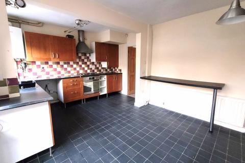 3 bedroom semi-detached house to rent, Thetford Road, Birmingham B42