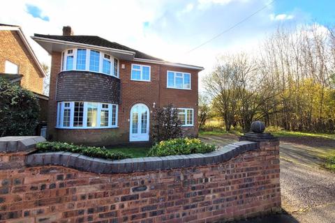 4 bedroom detached house to rent, Green Lane, Walsall WS9