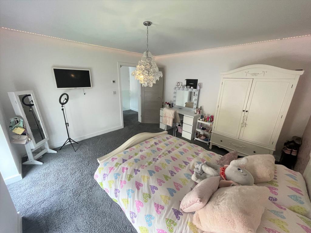 Bedroom 2 e