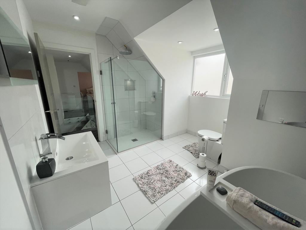 Family bathroom a