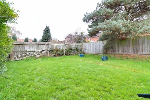 3 bedroom end of terrace house for sale, Embry Avenue, Stafford ST16