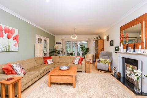 undefined, Cwrt Hwfa, Bangor, Gwynedd, LL57