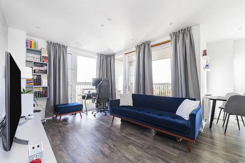 1 bedroom flat for sale, 28 Peregrine Point, Enfield, Greater London