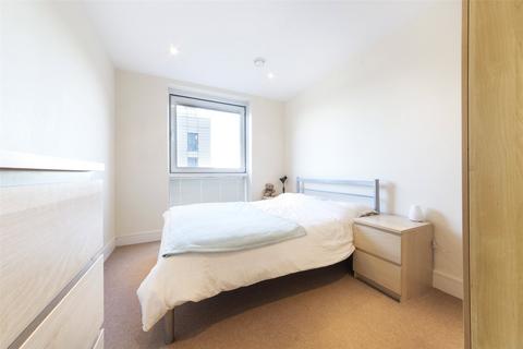 1 bedroom apartment for sale, Wharfside Point South, London E14