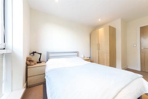 1 bedroom apartment for sale, Wharfside Point South, London E14