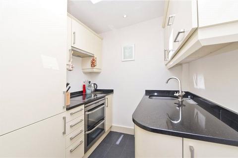 1 bedroom apartment for sale, Clapham Common South Side, London SW4