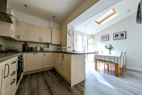 6 Barry Road, Pontypridd, CF37 1HY