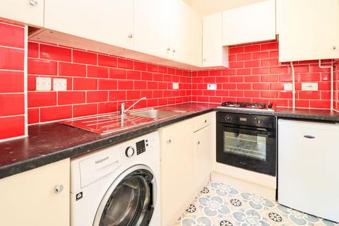 2 bedroom apartment to rent, Kimbolton Avenue, Bedford