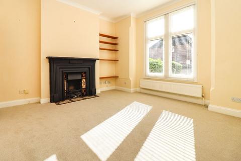 2 bedroom apartment to rent, Kimbolton Avenue, Bedford