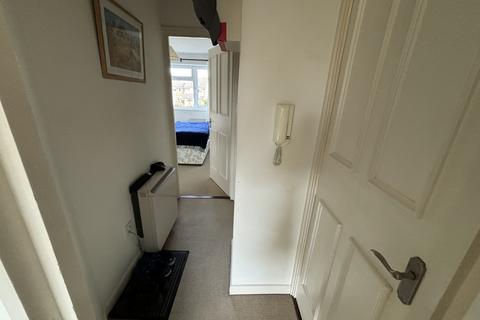 1 bedroom flat to rent, Claydon Court, Caversham, RG4