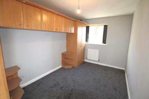 3 bedroom semi-detached house to rent, Harefield UB9