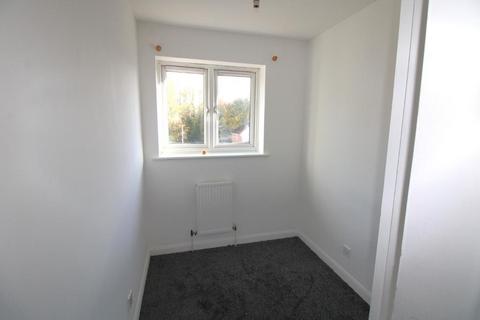 3 bedroom semi-detached house to rent, Harefield UB9