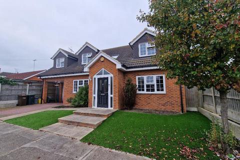 4 bedroom detached house for sale, Bartley Road, Benfleet, Essex, SS7 4DB