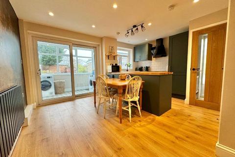 17 Burghley Drive, West Bromwich, B71 3LX
