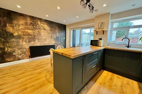 17 Burghley Drive, West Bromwich, B71 3LX