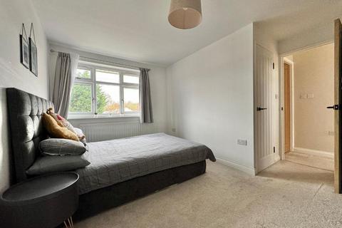 17 Burghley Drive, West Bromwich, B71 3LX