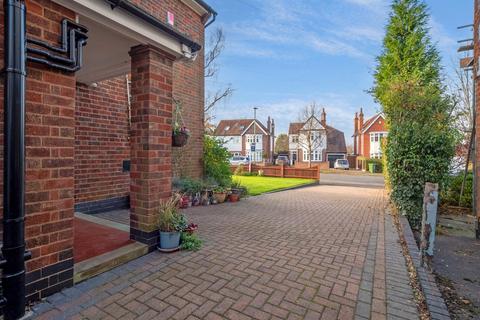 4 bedroom detached house for sale, Link Road, Leicester LE2