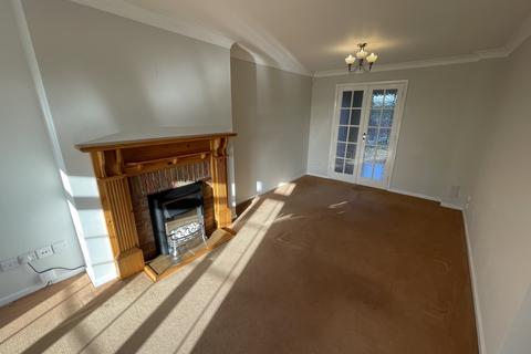 3 bedroom semi-detached house to rent, Kielder Oval, Harrogate, HG2