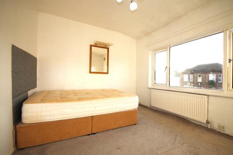 1 bedroom flat to rent, Broomhill Road, Ilford IG3