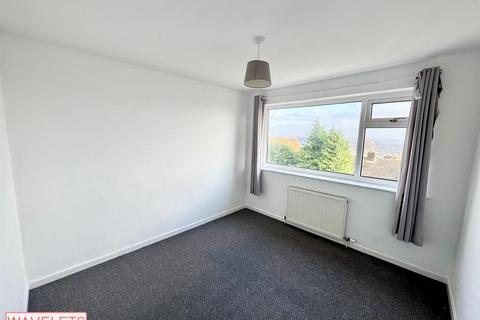 3 bedroom semi-detached house to rent, Fort Hill Road, Sheffield S9